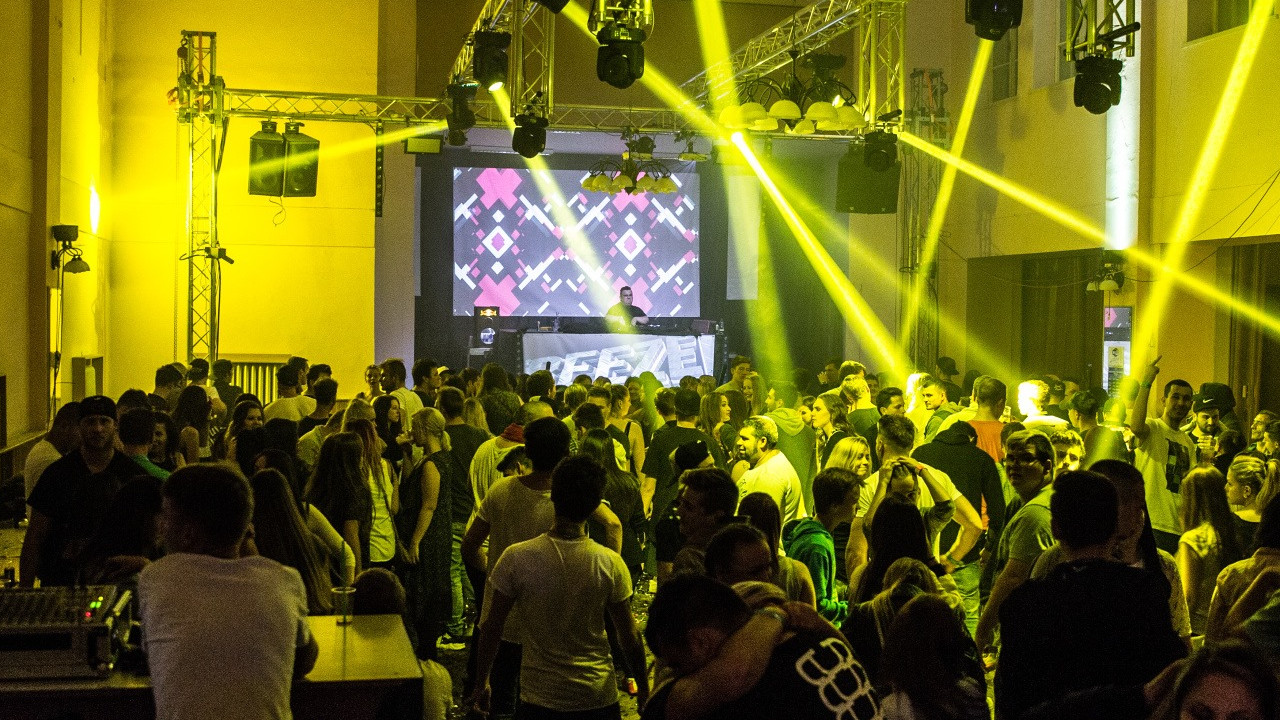 Festivalové osvětlení a koncerty Festivalové osvětlení a koncerty