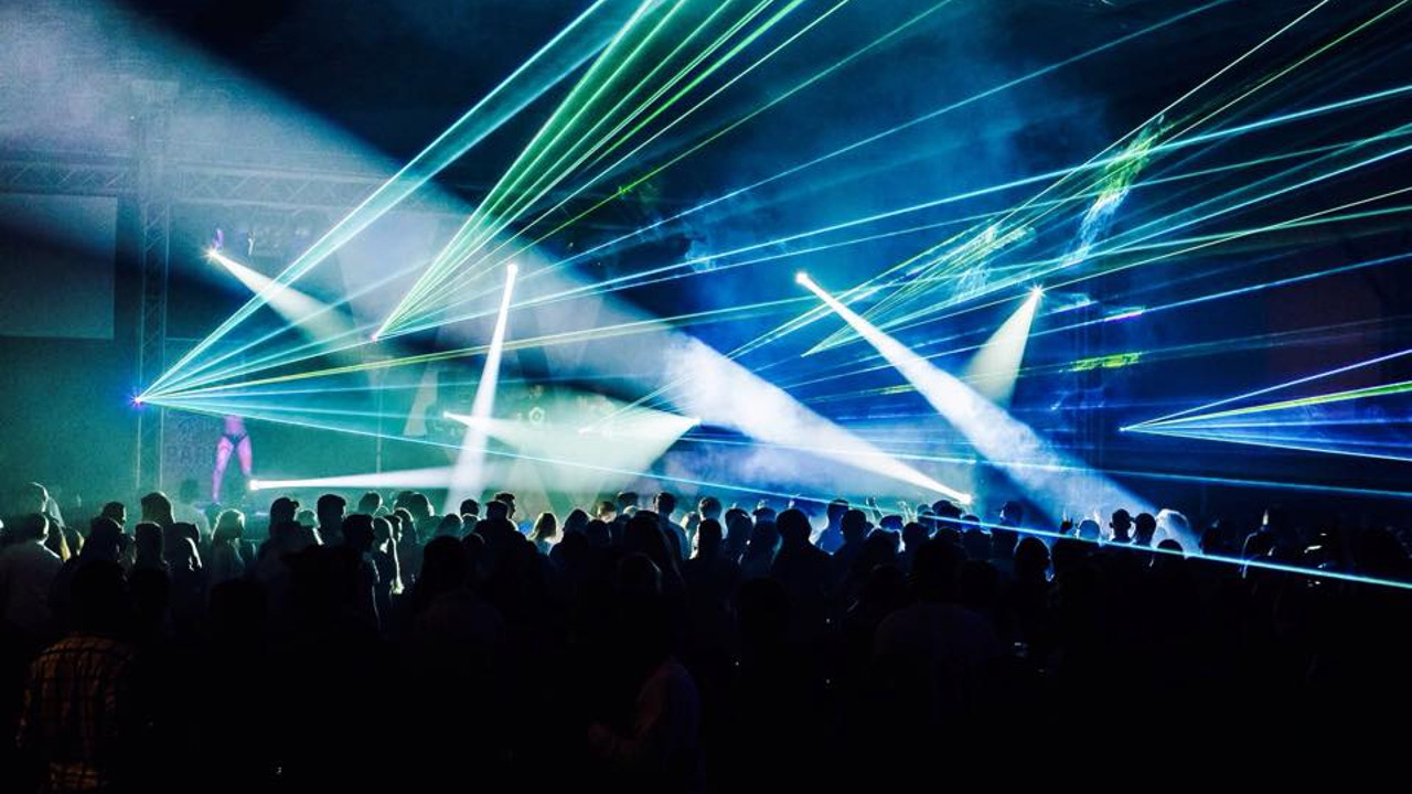 Nasvícení budovy Nasvícení budovy